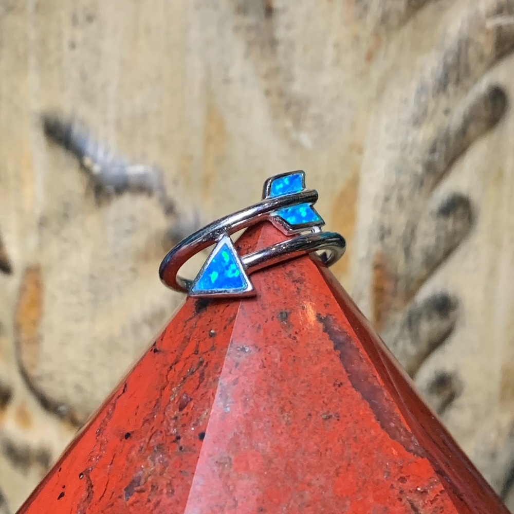 🌹NWT Sterling silver & zuni opal arrow ring